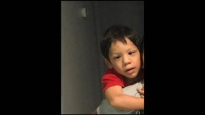 Familia de niño latino desaparecido salió en un vuelo internacional antes de que se emitiera Alerta Amber