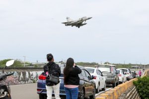 El ejército chino simula ataques a Taiwán en su segundo día de maniobras