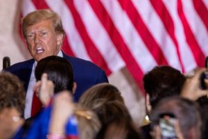 Trump se pone en cabeza en los sondeos a la carrera presidencial