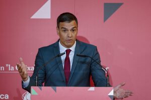 La Audiencia deja en libertad al jubilado que envió cartas con explosivos al presidente Sánchez y la ministra Robles