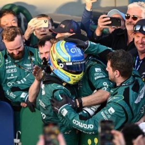 Mercedes se quita el sombrero ante Aston Martin