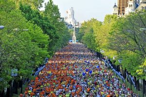 El Maratón de Madrid regala las calles de la ciudad a 34.000 corredores