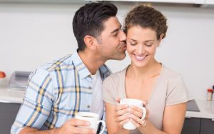 ¿Sabías que el beso tiene poder analgésico?