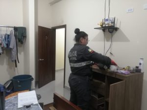 Triple atraco a mano armada en Ambato