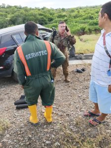 Personal naval es emboscado por delincuentes armados