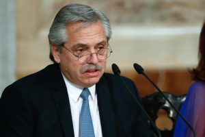 La renuncia de Alberto Fernández deja al gobierno en manos de Massa y su «plan aguantar»
