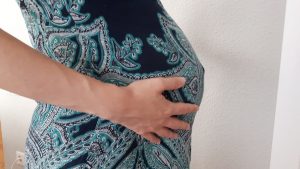 El Comité de Bioética, sobre maternidad tardía y gestación subrogada: “Puede convertir a niños en huérfanos programados”