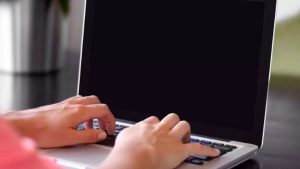 Cómo solucionar el problema del fondo de escritorio negro en Windows