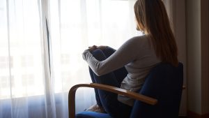 Los jóvenes sufren la soledad no deseada el doble que los mayores en España: son el 40% de los afectados