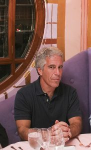 Reuniones con directores de la CIA y fiestas con Woody Allen: cómo Jeffrey Epstein se hizo un hueco en la élite de Estados Unidos