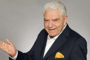 Don Francisco reaccionó ante el matrimonio de su nieta con otra mujer