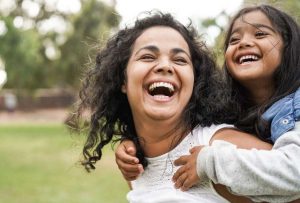 Estudio revela a qué edad somos más felices