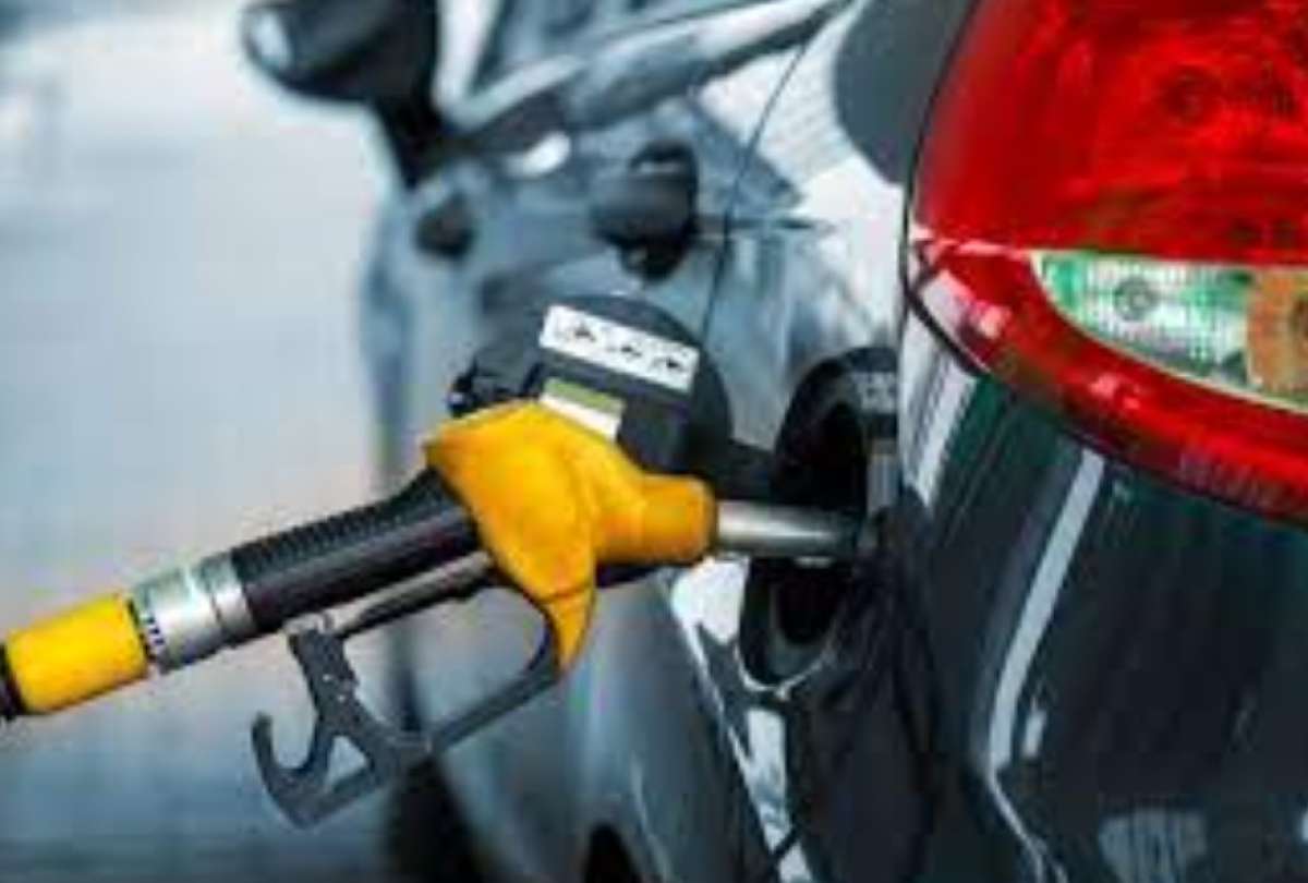 Siete tips para ahorrar gasolina mientras conduces al trabajo o casa
