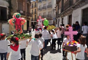 La fiesta de las ‘Tres Cruces’ recuerda la crucifixión de Cristo