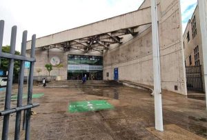 México: Madre con enfermedad terminal abandona a sus dos hijos