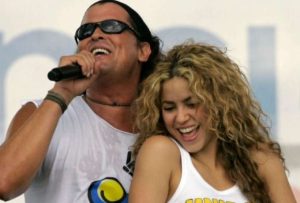 Un gesto de Carlos Vives hacia Piqué indignó a los fans de Shakira