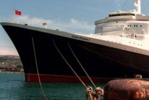 Joven, desafiado por un amigo, saltó de un barco y desapareció en Las Bahamas