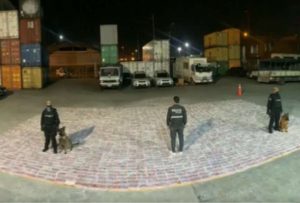 Policía decomisó casi tres toneladas de droga camufladas en sacos de harina