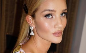 Los beneficios desconocidos del aceite de plátano, el truco que promete una piel lisa y un pelo sedoso y brillante