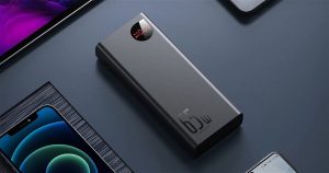 Esta batería con carga a 65W y varias salidas cae un 43% de la noche a la mañana