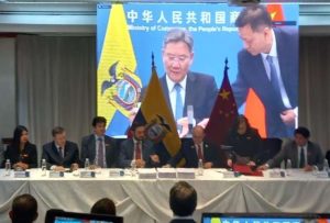 Ecuador firma Tratado de Libre Comercio con China