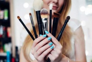 ‘Hot Glue Makeup’: el maquillaje de ojos más popular en TikTok