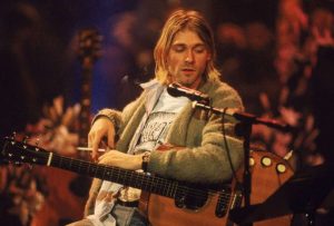 Guitarra destrozada por Kurt Cobain alcanzará un impresionante monto en subasta