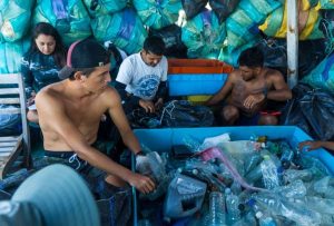 Aumentan las iniciativas de reciclaje de botellas y otros residuos