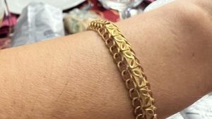 El SOS de una sevillana para encontrar la pulsera con la que iba a casarse: “Para mi nuera, por si algún día falto”