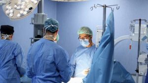 Los tres eventos que hacen que tu cuerpo envejezca ‘de golpe’… y cómo revertir su efecto, según Harvard