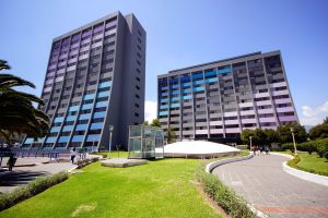 Muebles para masajes, viajes, hoteles de lujos y Only Fans son algunas de las faltas a investigar del dirigente estudiantil de la Universidad Católica, en Quito