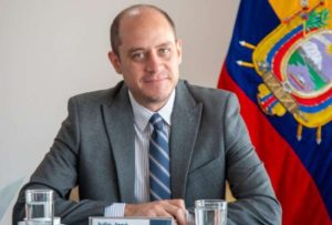 Julio José Prado renuncia al Ministerio de Producción