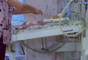 Enfermera es acusada de asesinar a siete bebes e intentar matar a otros 10