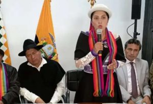 Alcaldesa de Ambato reprendió a los agentes civiles de tránsito