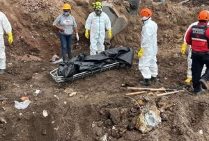 Fiscalía: 63 fallecidos registrados tras el deslizamiento en Alausí