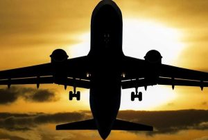 El ministro de Turismo anuncia vuelos más baratos desde Ecuador