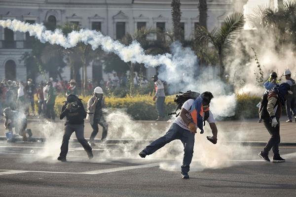 Perú despliega 8.000 policías ante anuncio de nuevas protestas contra Boluarte