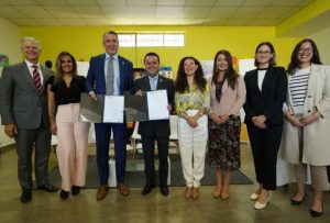 Suscriben convenio para automatización de información de servicios de protección especial y adopciones