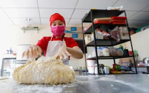 Tarifas de impuestos bajas y que premien la inversión podrían darle un impulso al empleo y el crecimiento en Ecuador