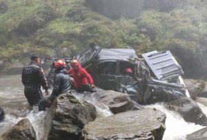 Napo: Una persona falleció tras caída del vehículo al río Jatun Tinahua