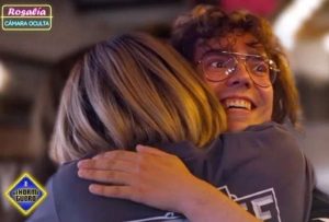 Rosalía se disfraza de camarera y pasó una divertida experiencia