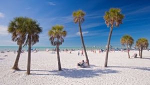 La política podría ensombrecer el turismo en Florida