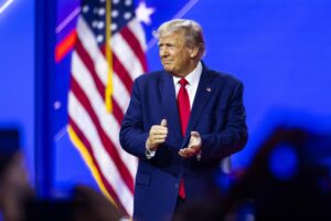 La carrera republicana entre críticas y apoyos a Donal Trump
