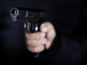 Liberan a policía que fue retenido e intimidado en Esmeraldas