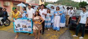 Estudiantes promueven las tradiciones de Guayaquil con leyendas y pregones