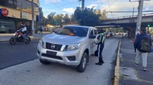 Quito registra 3.062 multas por invadir el carril exclusivo del transporte público