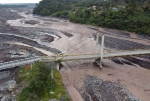 Caudal del Río Upano es represado por la acumulación de material piroclástico del Sangay