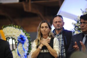 Construye 25 exige al CNE clarificar dudas para la sucesión de su binomio