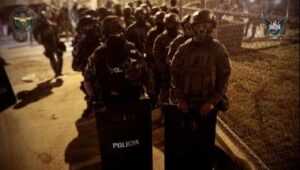 Fuerzas Armadas de Ecuador despliegan 4.000 efectivos en un penal de Guayas