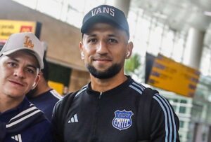Aníbal Leguizamón sufrió la rotura de su nariz en el partido entre Técnico universitario y Emelec